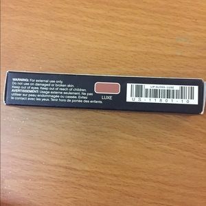 Younique lucrative lipgloss